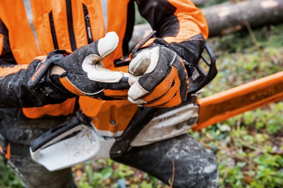 Kokybiškos darbo saugos priemonės darbui miške ir prie namų